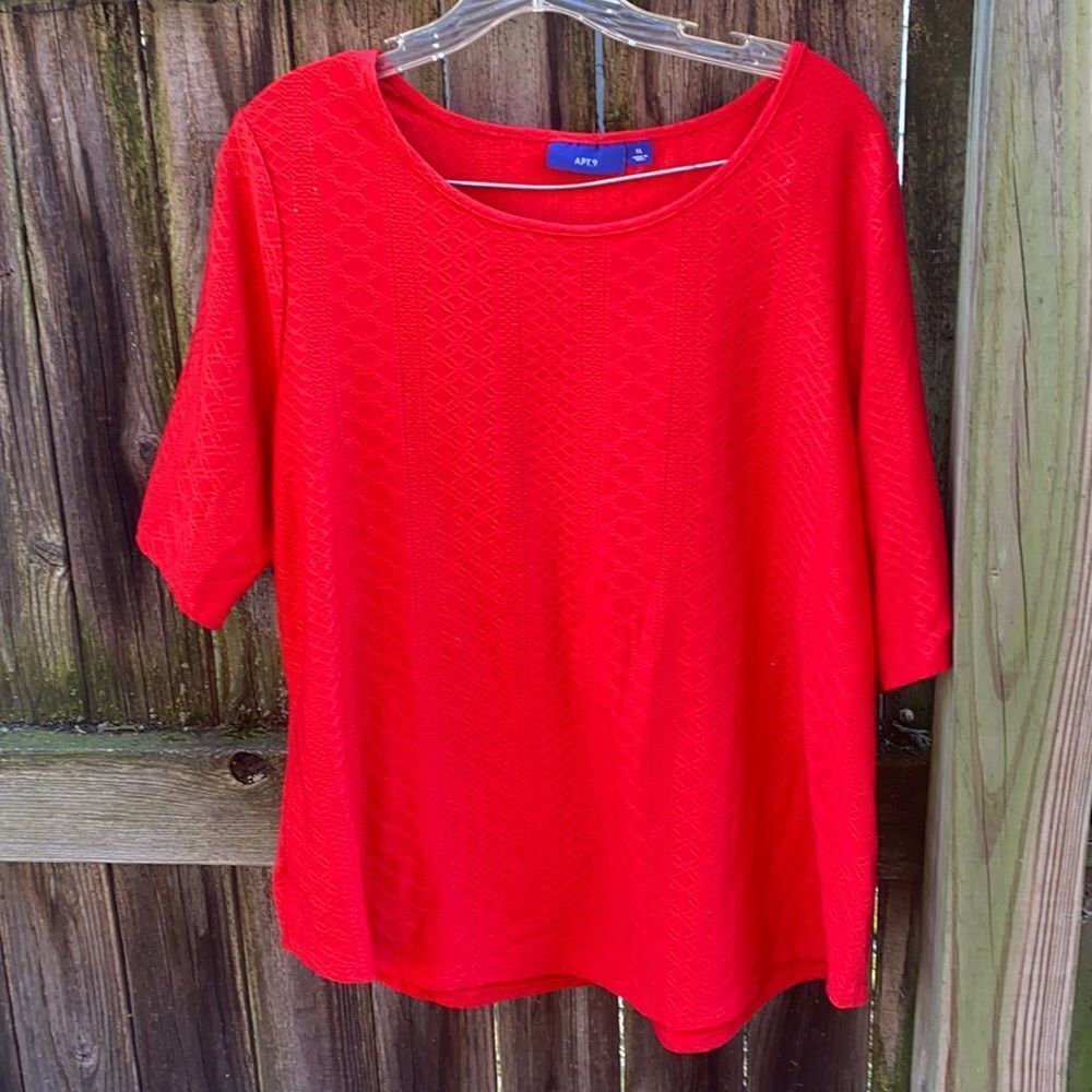 Apt.9 red textured tee sz. XL